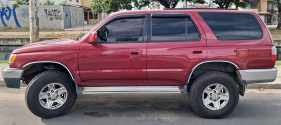 TOYOTA HILUX SW4 3.0 4X4 8V TURBO DIESEL 4P MANUAL TOYOTA HILUX SW4 3.0 4X4 8V TURBO DIESEL 4P MANUAL